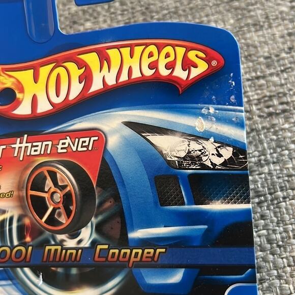 UNOPENED Hot Wheels Car - 2001 mini cooper 140 "Faster than ever"  (2005) - Picture 4 of 4